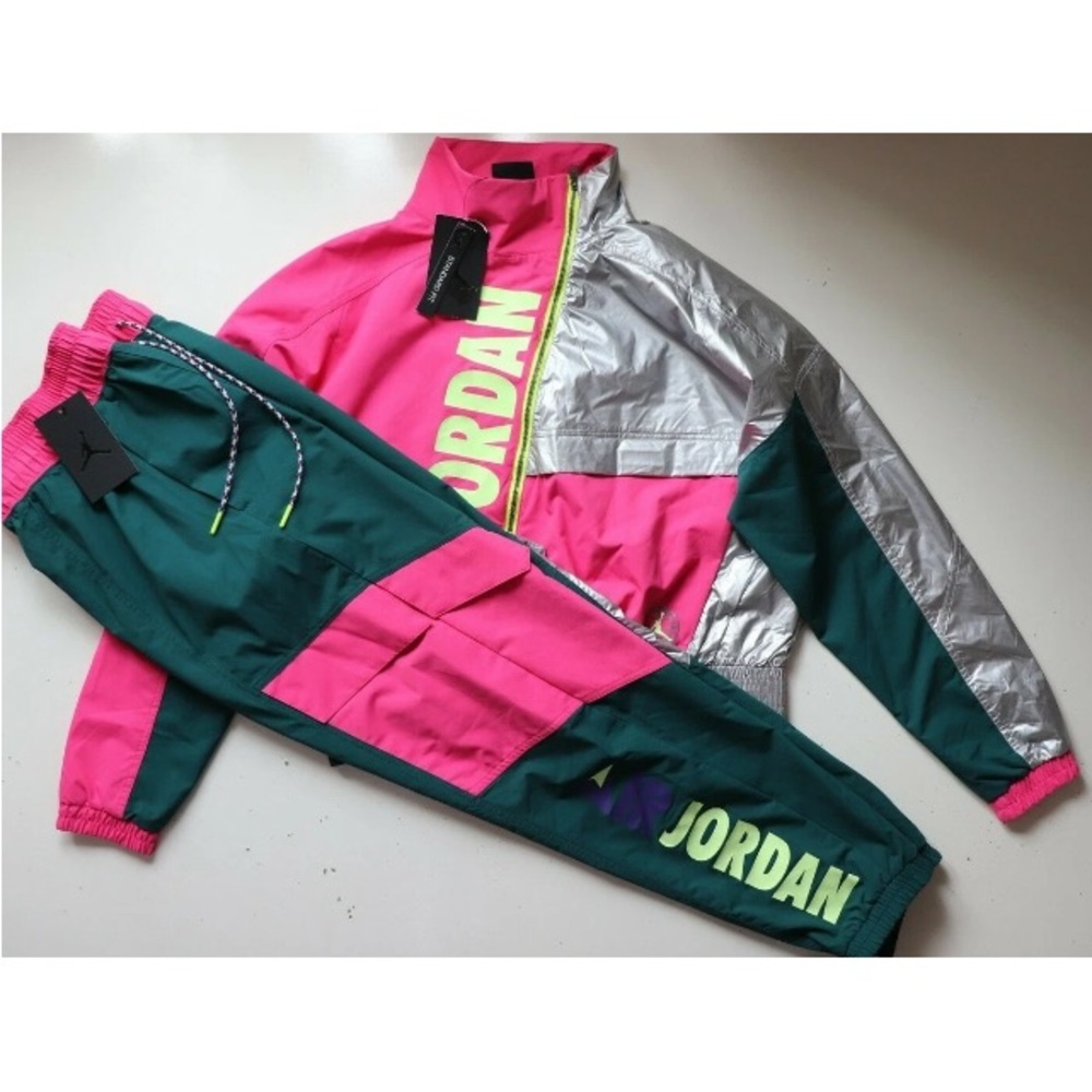 JORDAN WOMENS UTILITY JACKET & JOGGERS SET NWOT